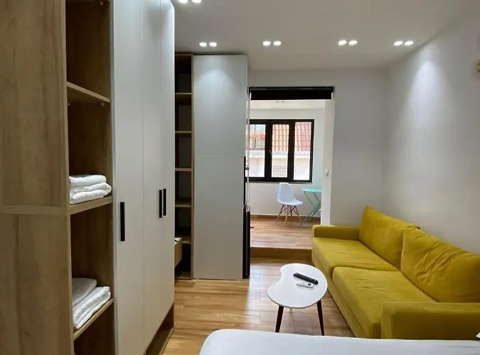 Luxury In Blloku Area Lägenhet *