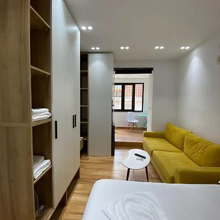 Luxury In Blloku Area דירה *