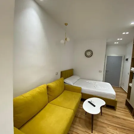 Luxury In Blloku Area טיראנה