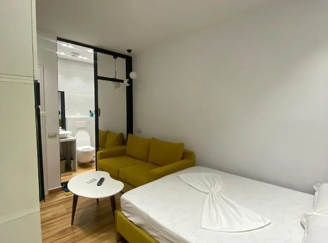 アパート Luxury In Blloku Area ティラナ